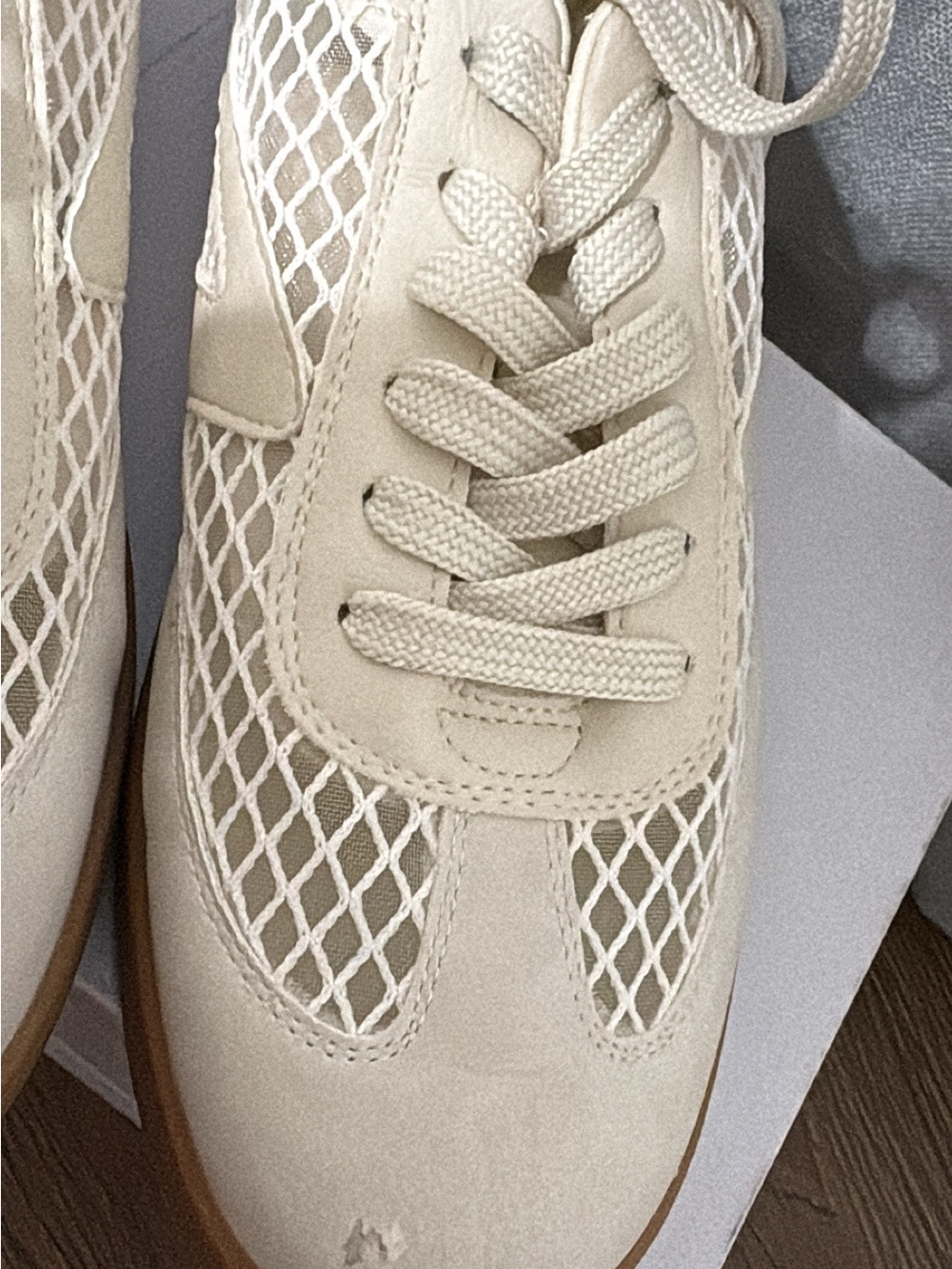 Women's Cream Mesh Lace-Up Sneaker